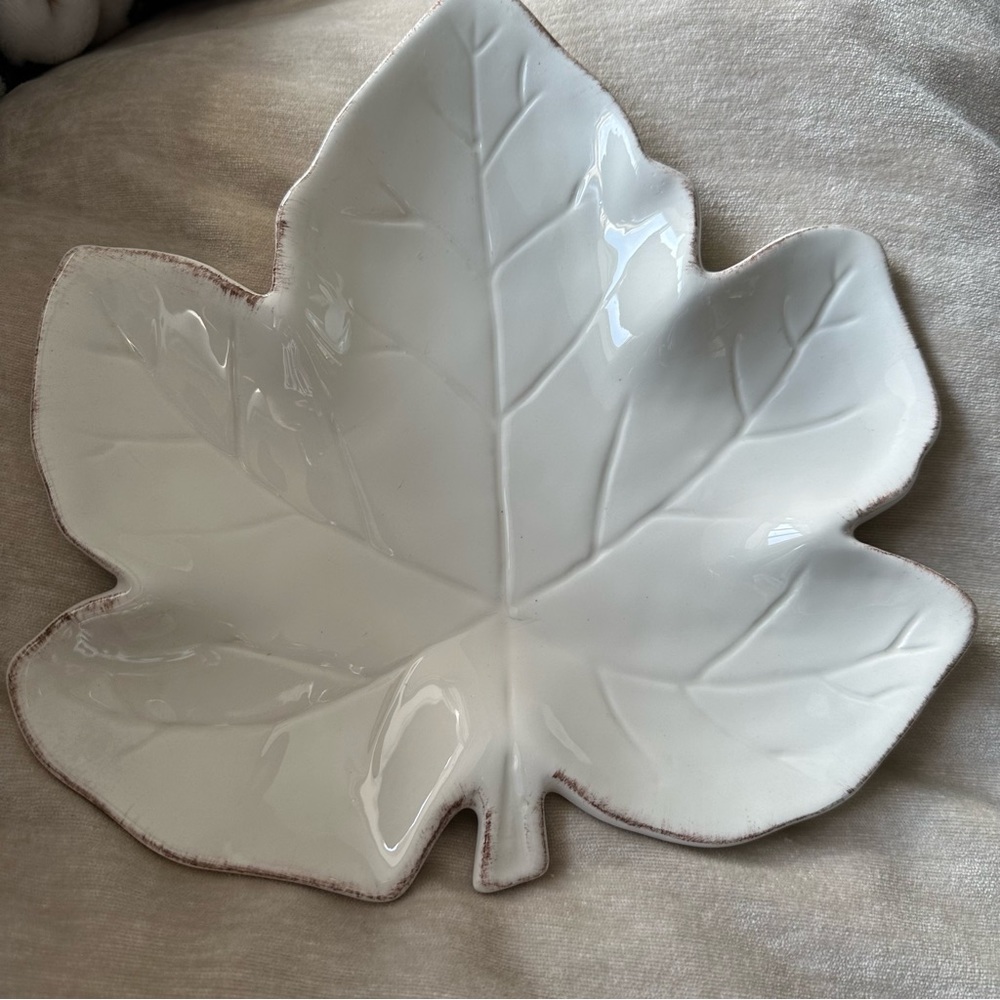 Mikasa Countered Harvest Leaf Plate Dish NWOT